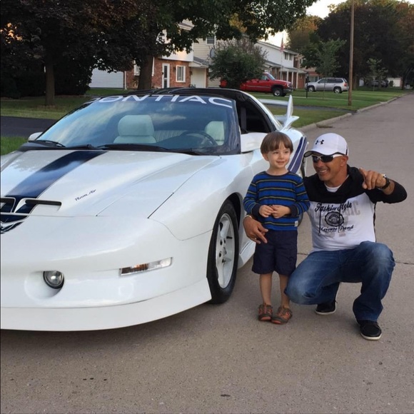 Meet your Posher, Fayez - Picture 1 of 2